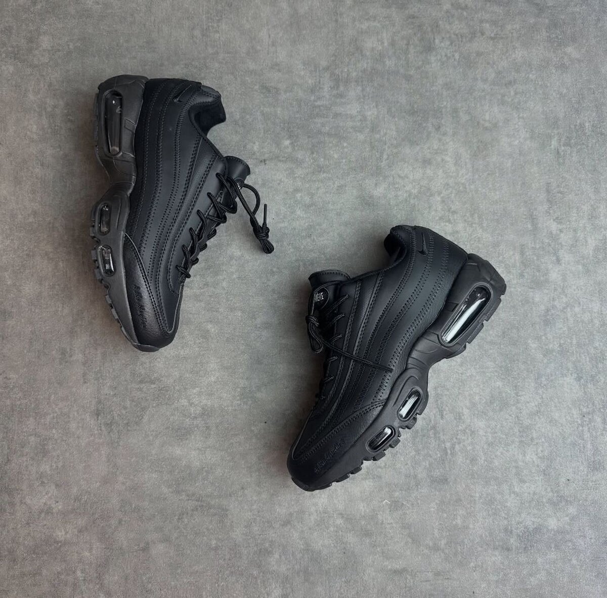 Baskets noires sport tendance