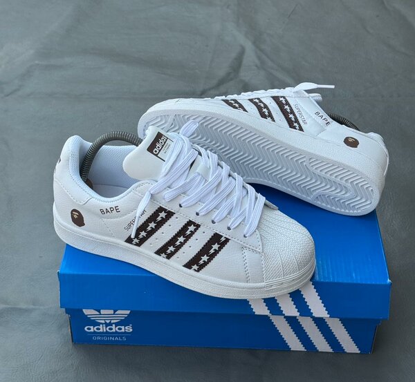 Baskets Adidas Bape blanches