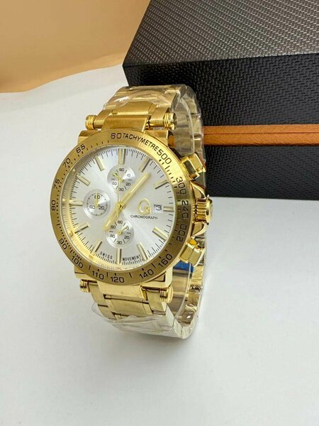 Montre chronographe dorée homme