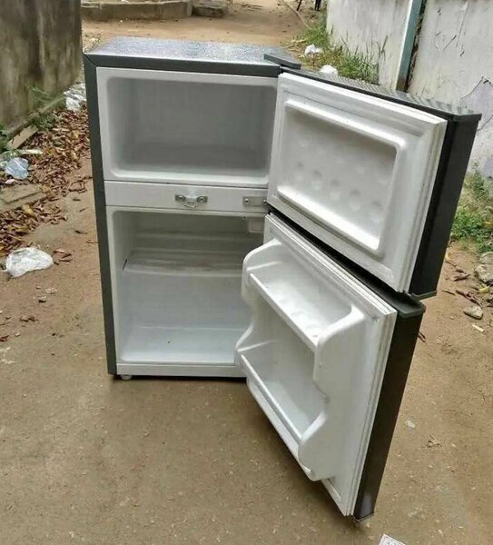 Mini réfrigérateur compact noir