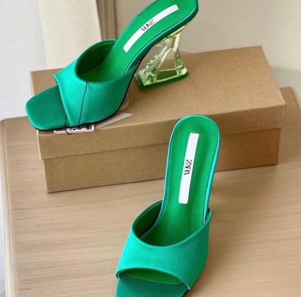 Mules élégantes en satin