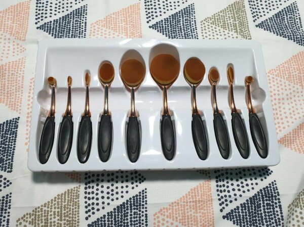 Multipurpose make up brush set