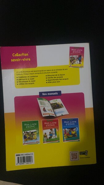 Manuel scolaire EDHC 6e