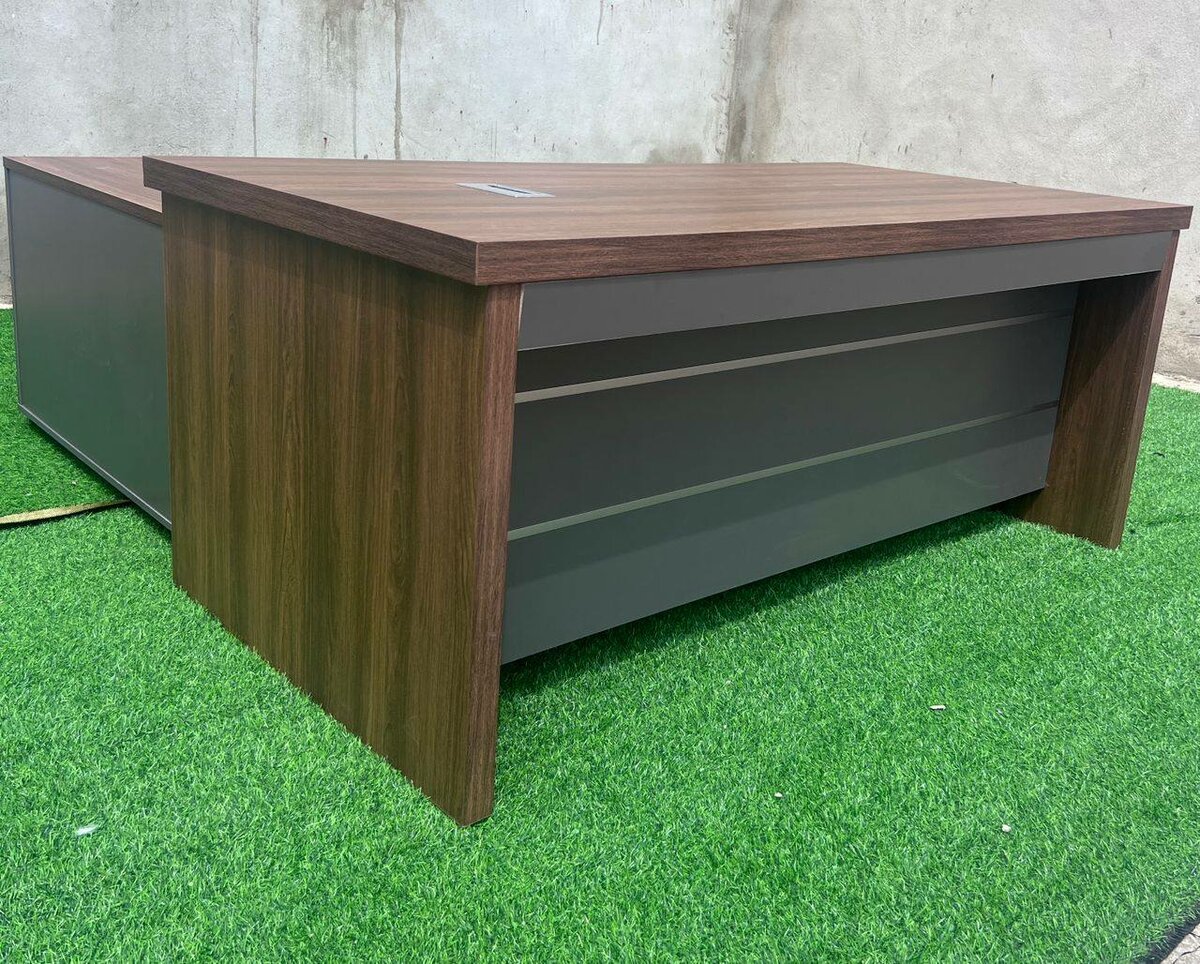 Bureau en bois moderne