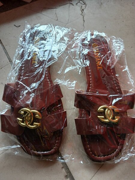 Sandales en cuir classiques