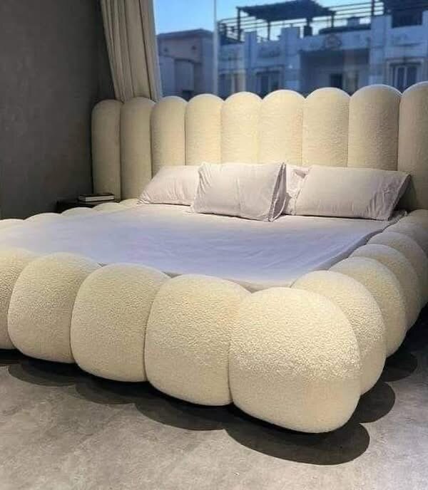 Lit design moderne capitonné