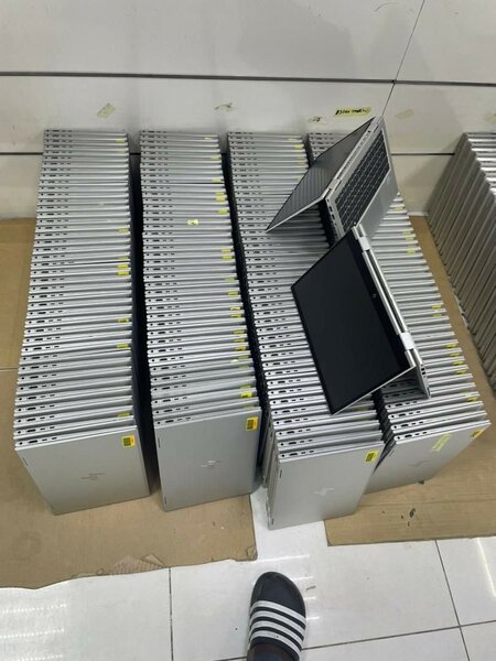 HP Elitebook 1030 G2