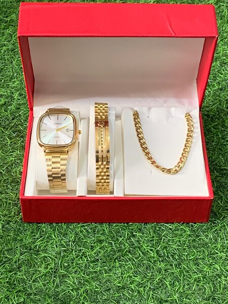 Cassio watch with bracelet and necklace