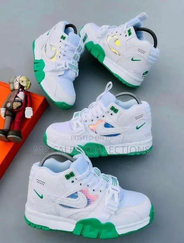 Nike air utility high