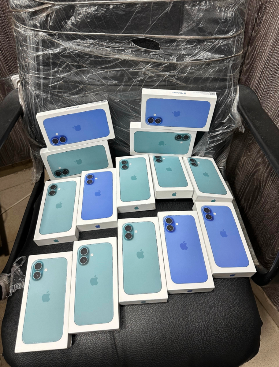 iPhones scellés et SAMSUNG 9