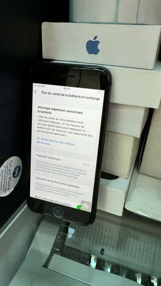 *iphone 8 64giga home et empreinte passent pas : 37.000f