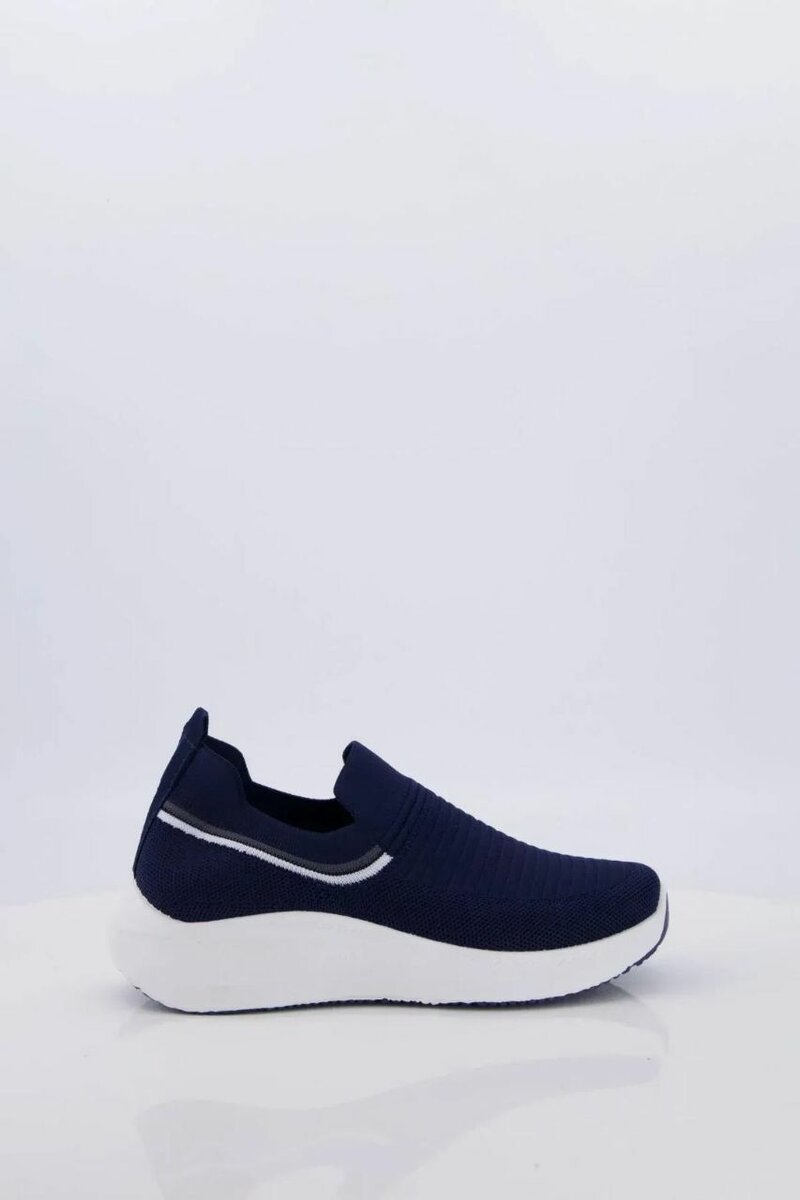 Branded Men's casual sneakers