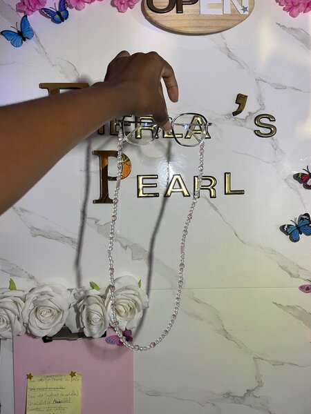 Farah (accroche lunettes)