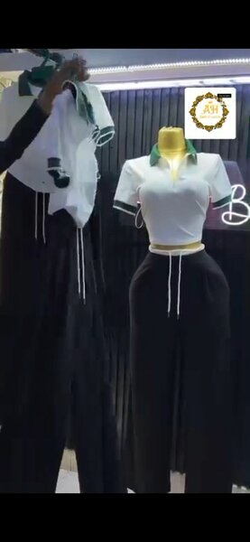 Ensemble polo et pantalon élégant