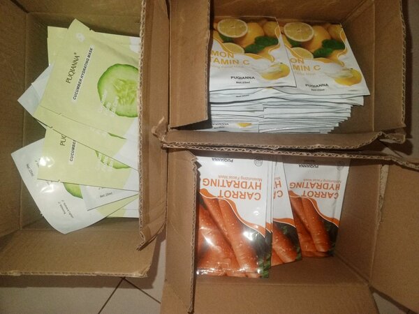 A box of facial masks(100 pcs)