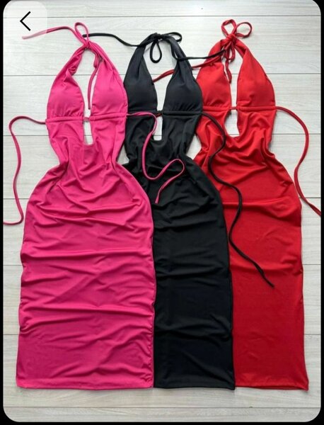 Robe moulante dos nu séduisante