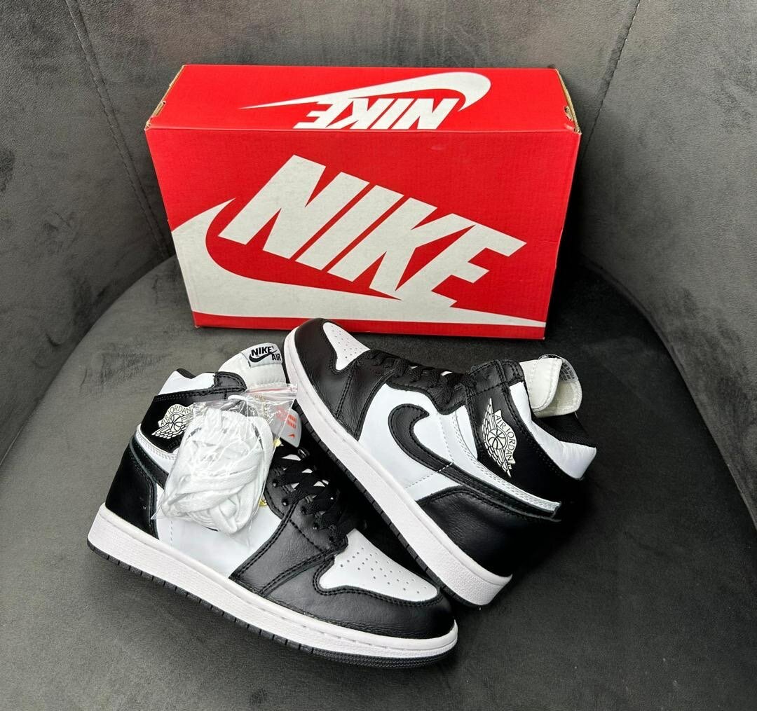 AIR JORDAN 1 BLACK AND WHITE