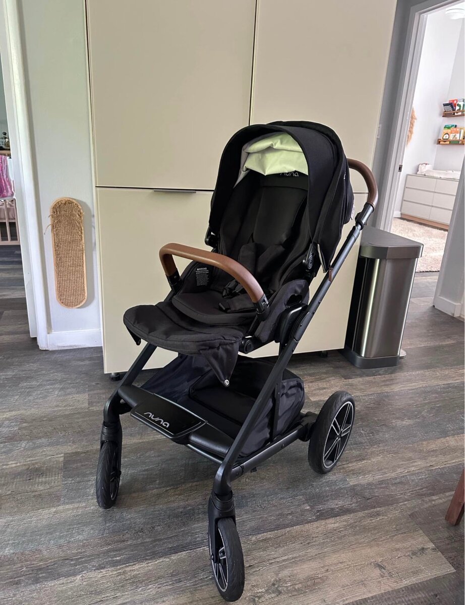 Poussette Nuna noire
