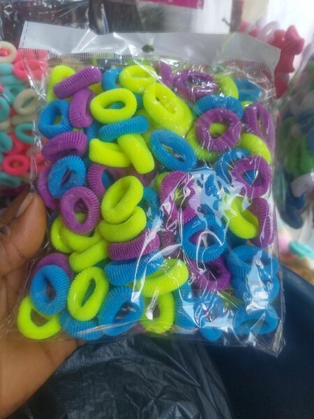 Élastiques à cheveux colorés