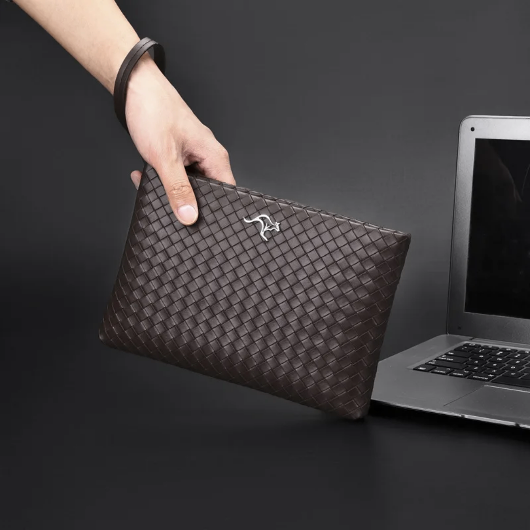 Pochette en Cuir Tressé Élegant