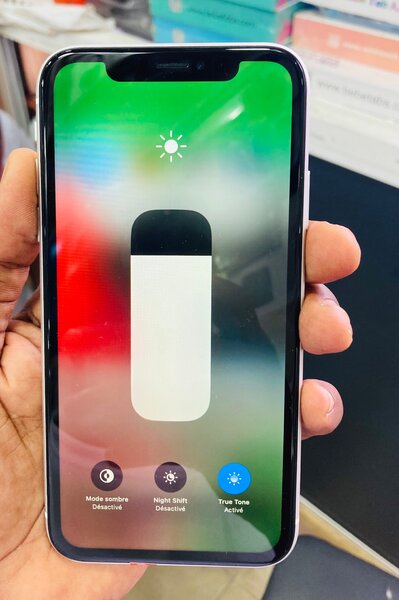 iPhone XR quasi neuf