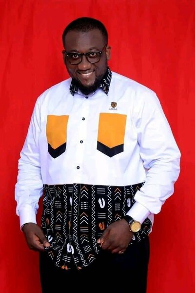 Chemise africaine moderne