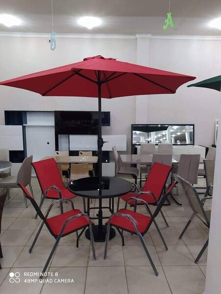 Salon de Jardin avec Parasol