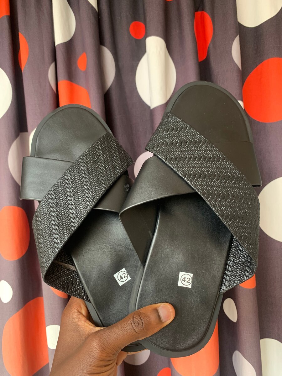 Sandales noires confortables