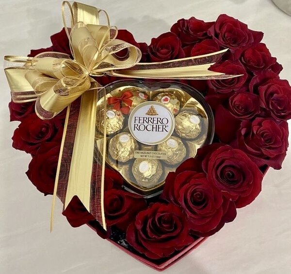 Bouquet de roses et chocolats