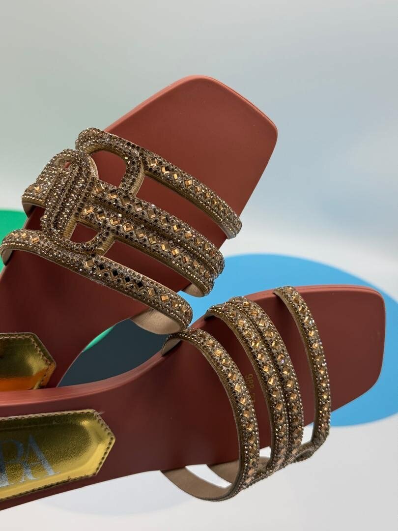 Quality stock slippers