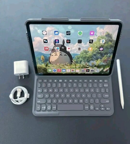 Tablette Apple avec clavier et stylet