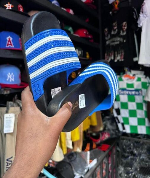 ADIDAS SLIDES