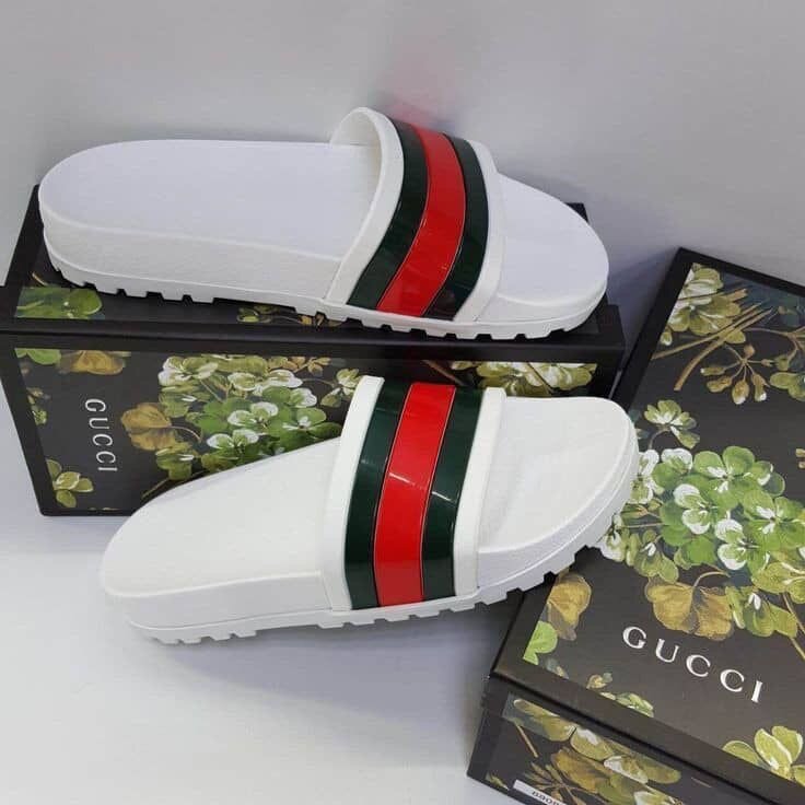 Claquettes Gucci élégantes