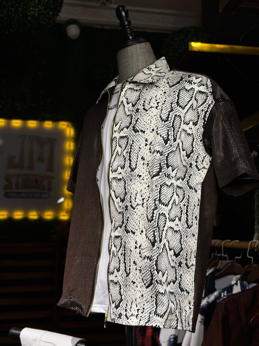 Chemise à motif serpent
