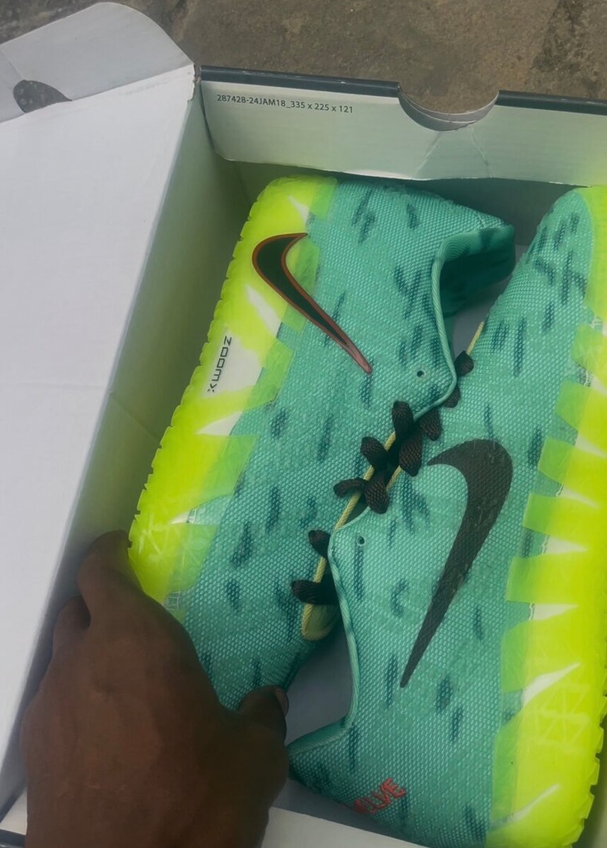 Chaussures sport fluorescentes