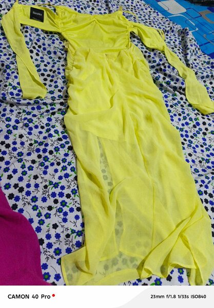 Robe longue élégante jaune