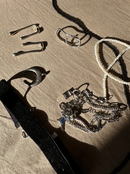 Бижутерия: чокеры, серьги