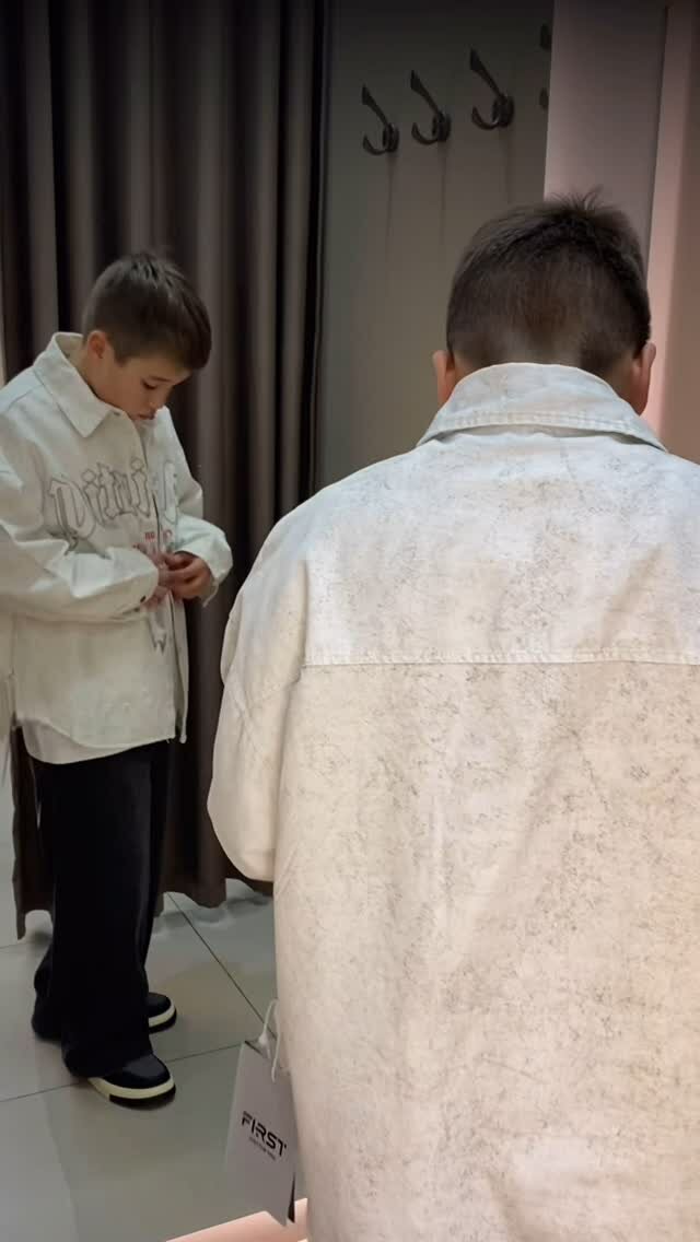 Денимовая рубашка с графическим принтом