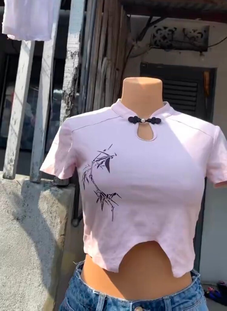 Tops stylées en friperie