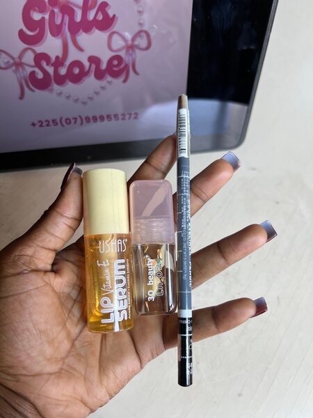 Crayon à lèvres et sérum pour les lèvres