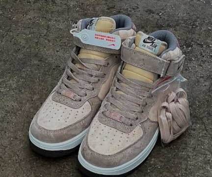  Step up your sneaker game with the Air Force 1 High Tops in premium suede material! 