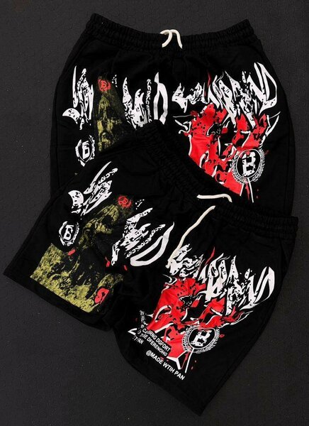 Shorts et T-shirt imprimés colorés