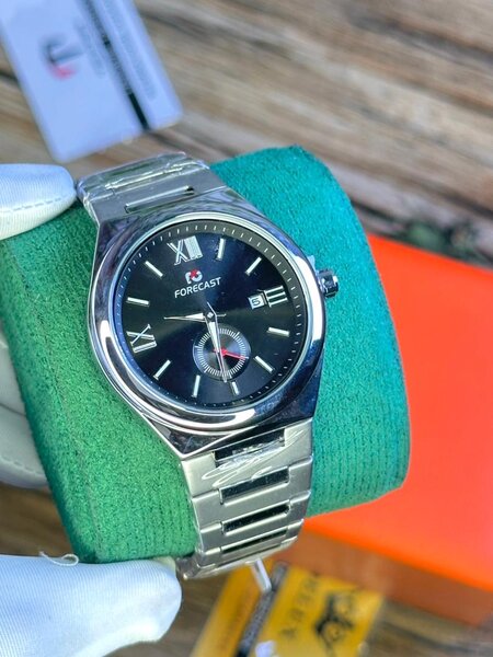 Montre élégante en acier inoxydable