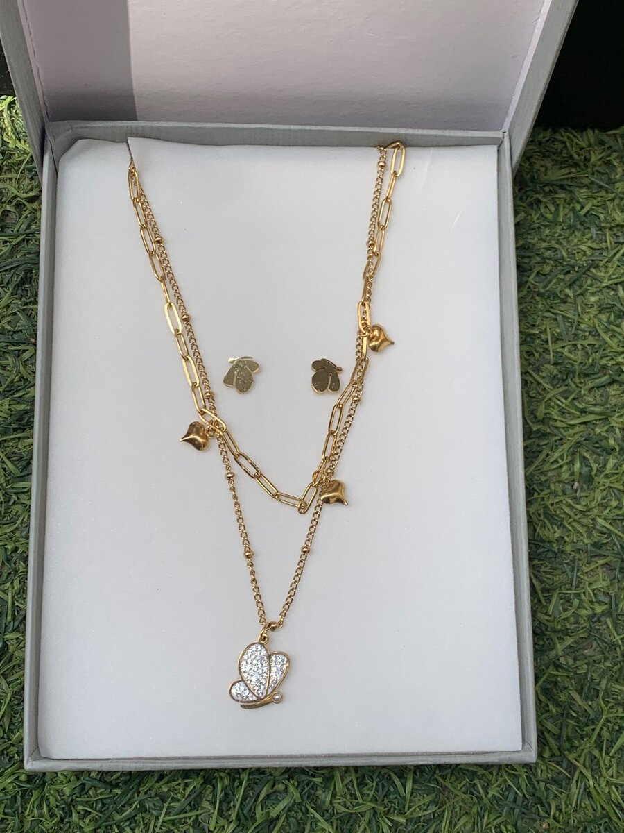 Necklace with earrings