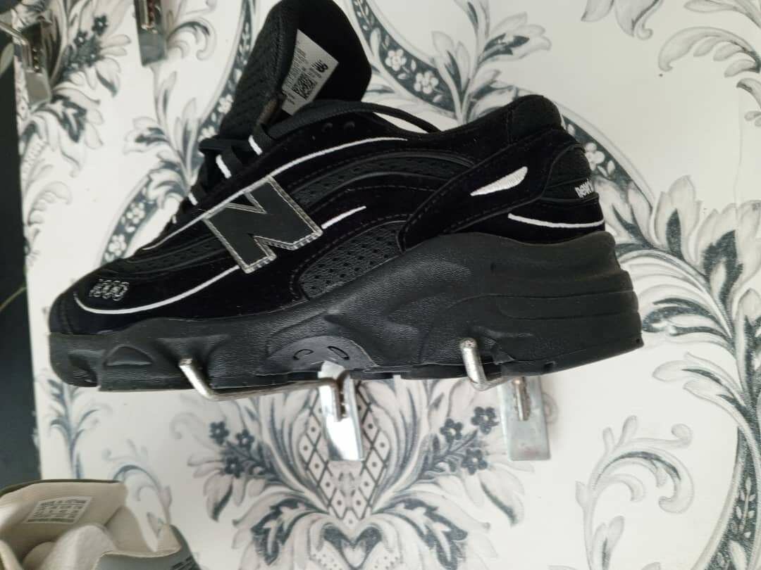 NEW BALANCE 1000