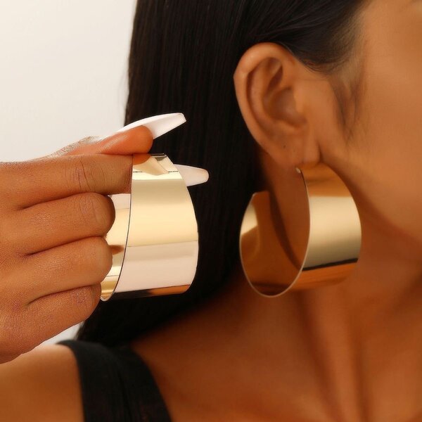 Boucles d'oreilles dorées chic