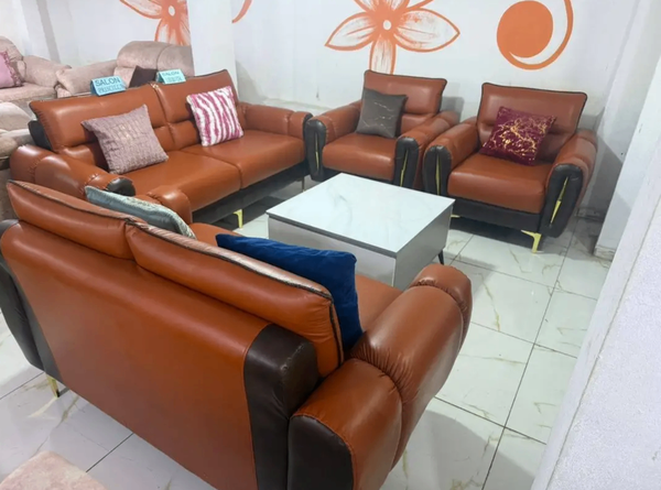 Salon cuir moderne et élégant