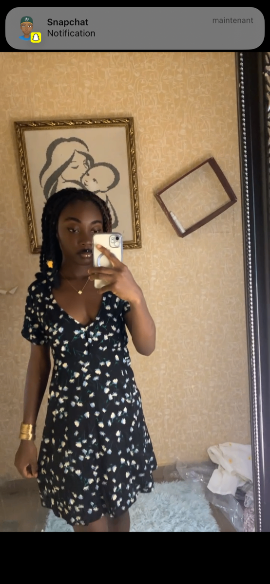 Robe Noire à Fleurs