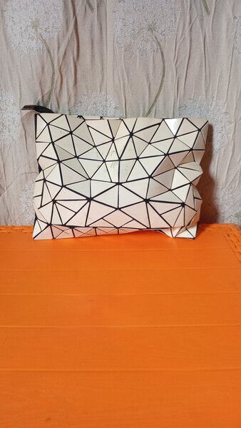 Pochette géométrique élégante