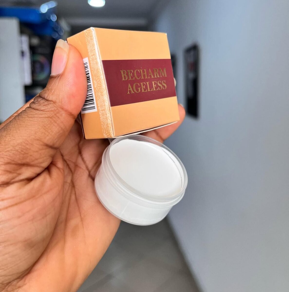 Becharm ageless eyeshadow base